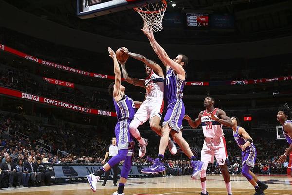 当世第1人！2脚无解世界波，26岁姆巴佩创4纪录，对手主帅崩溃了（现役第一！26岁姆巴佩两记无解世界波，改写四项纪录，对方主帅当场崩溃）