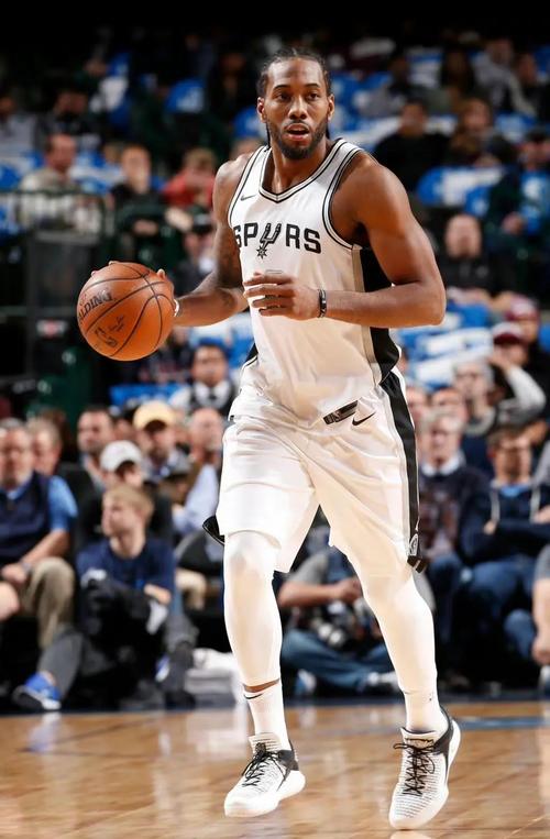 活塞13连胜追平队史纪录！坎宁安24+11带队客场险胜步行者（活塞豪取13连胜追平队史最佳，坎宁安24+11率队客场险克步行者）