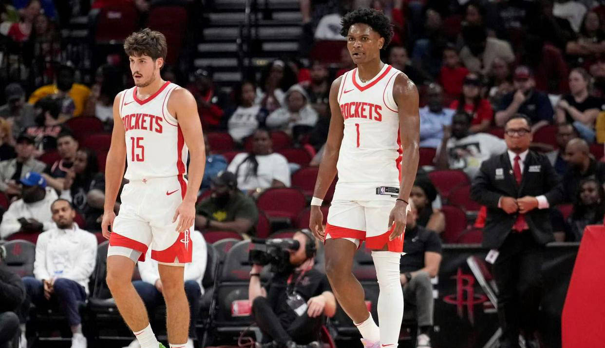 斯图加特3-2逆转奥格斯堡，昂达夫双响，米特尔施泰特点射（昂达夫梅开二度，米特尔施泰特点球建功，斯图加特3-2翻盘奥格斯堡）