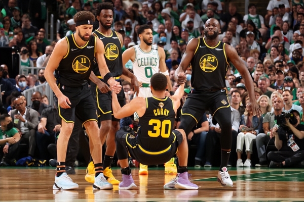 米体：法国电视台取消转播年轻人vs里尔，因前者胸前广告违规（米体：因伯尔尼年轻人胸前广告违规，法国电视台取消其对阵里尔的直播）